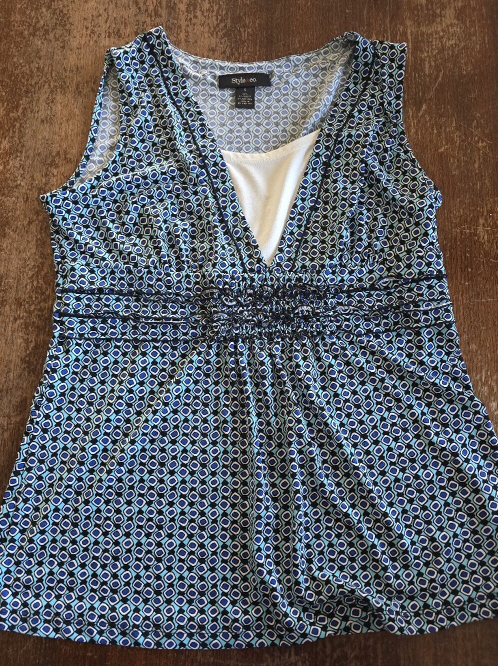 Style & Co Blue and White Printed V-Neck Sleeveless Top